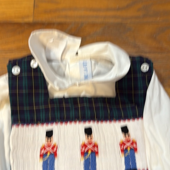 Boys two piece outfit - Picture 4 of 6